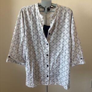 Maggie Barnes Black and White Blouse with Attached tank Size‎ 3X All Over Print